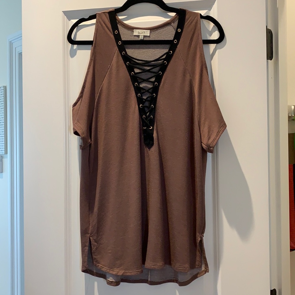 Cold shoulder top